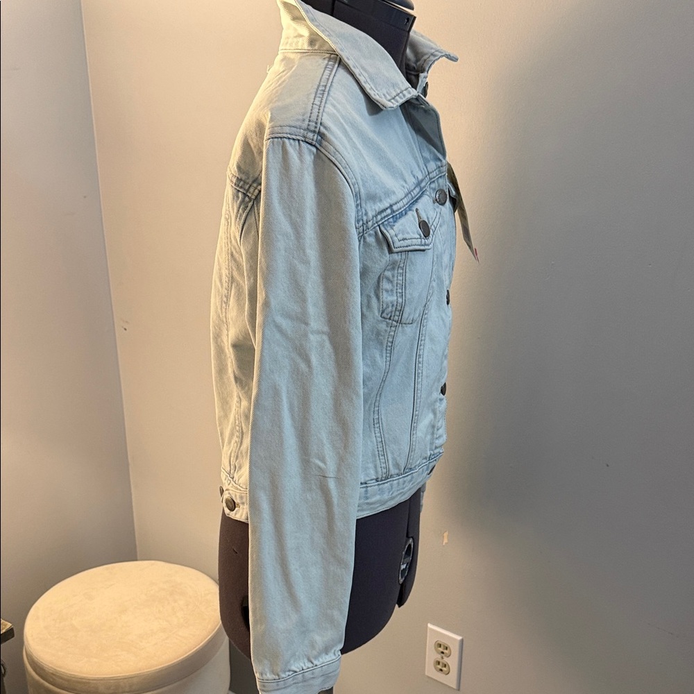 Comfort Denim Women's Light Blue Jean Jacket - Picture 4 of 6